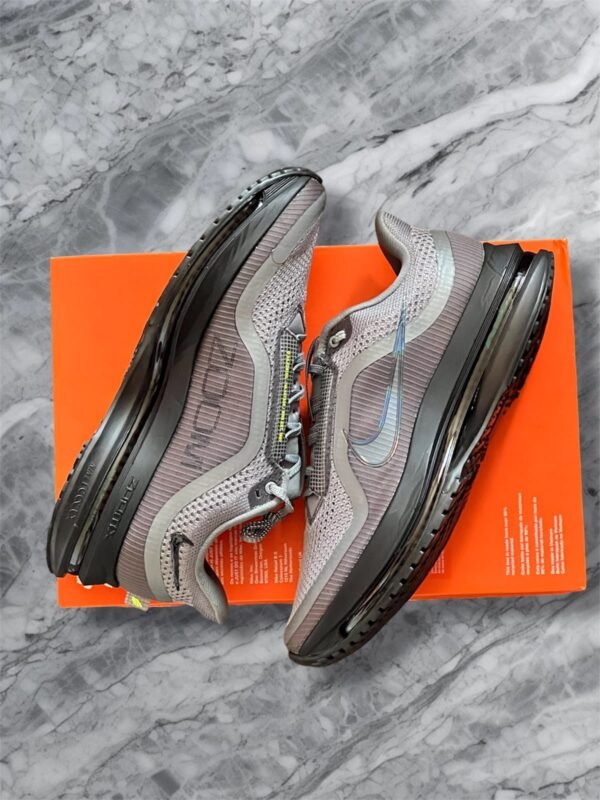 Nike Pegasus Premium