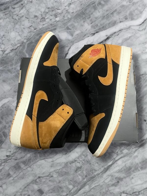 photoroom_20260603_110052-pm Nike Air Jordan 1 Mid | Special Edition