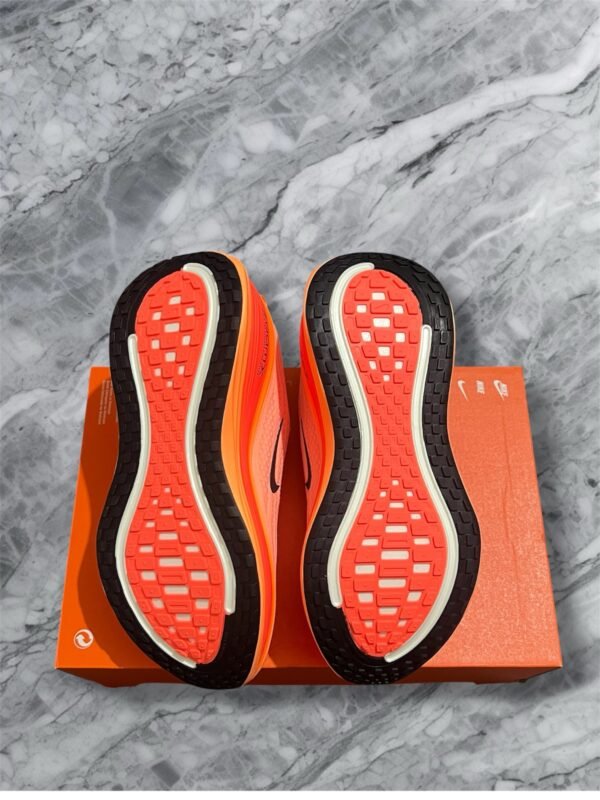 Nike Vomero Plus
