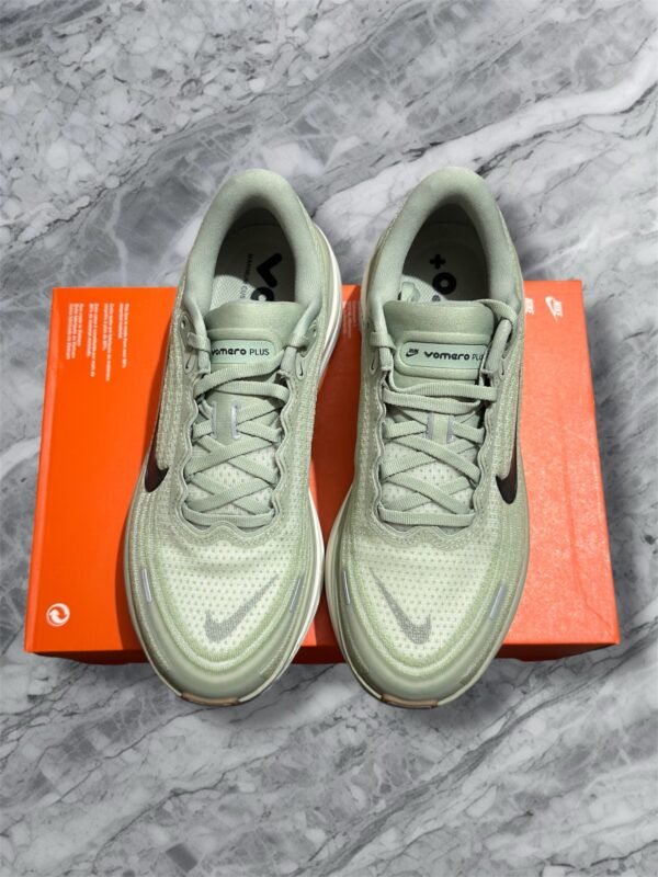 Nike Vomero Plus Jade Horizon/Black Spruce-Sail